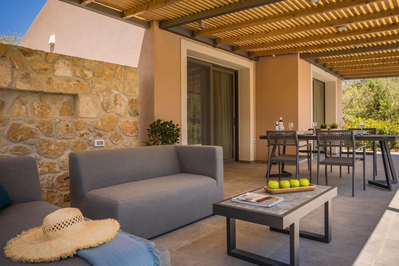 Villa Laoura สโวโรนาตา ภายนอก รูปภาพ